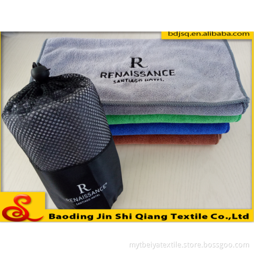 Mesh bag packing microfiber sports towels with logo , gym towel custom logo